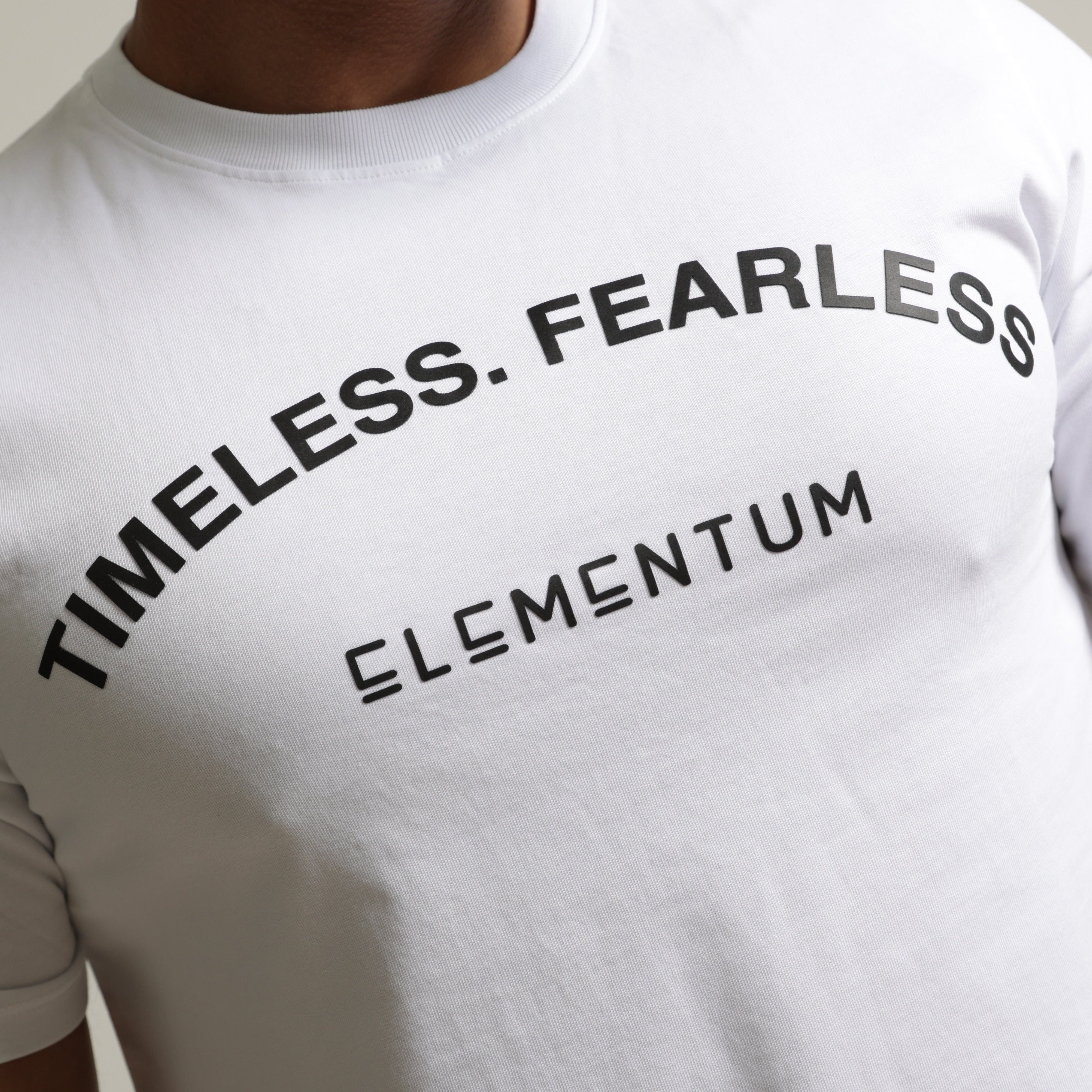 Fit T-shirt "Timeless. Fearless" - Blanco