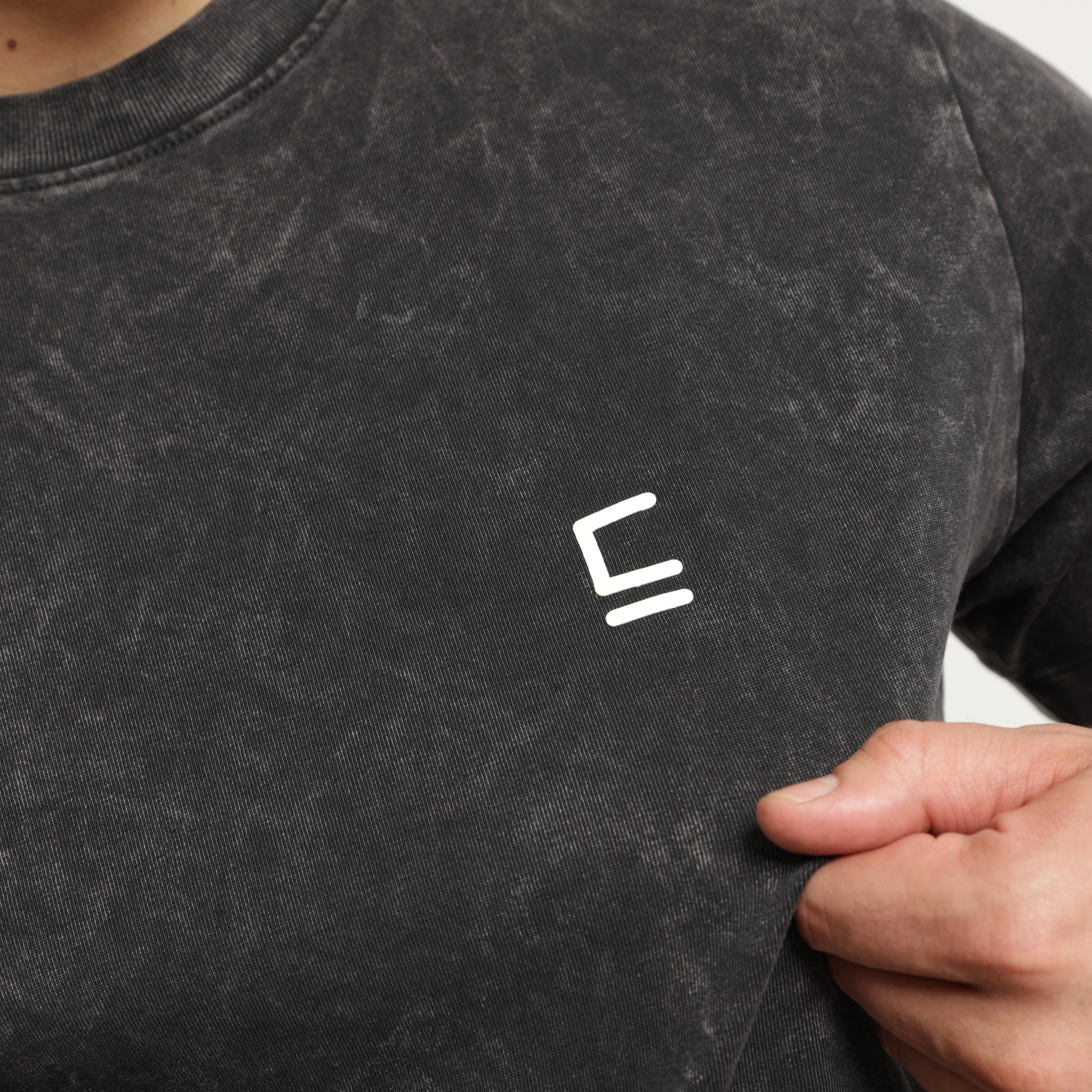 Fit T-shirt "ELEMENTUM" - Negra