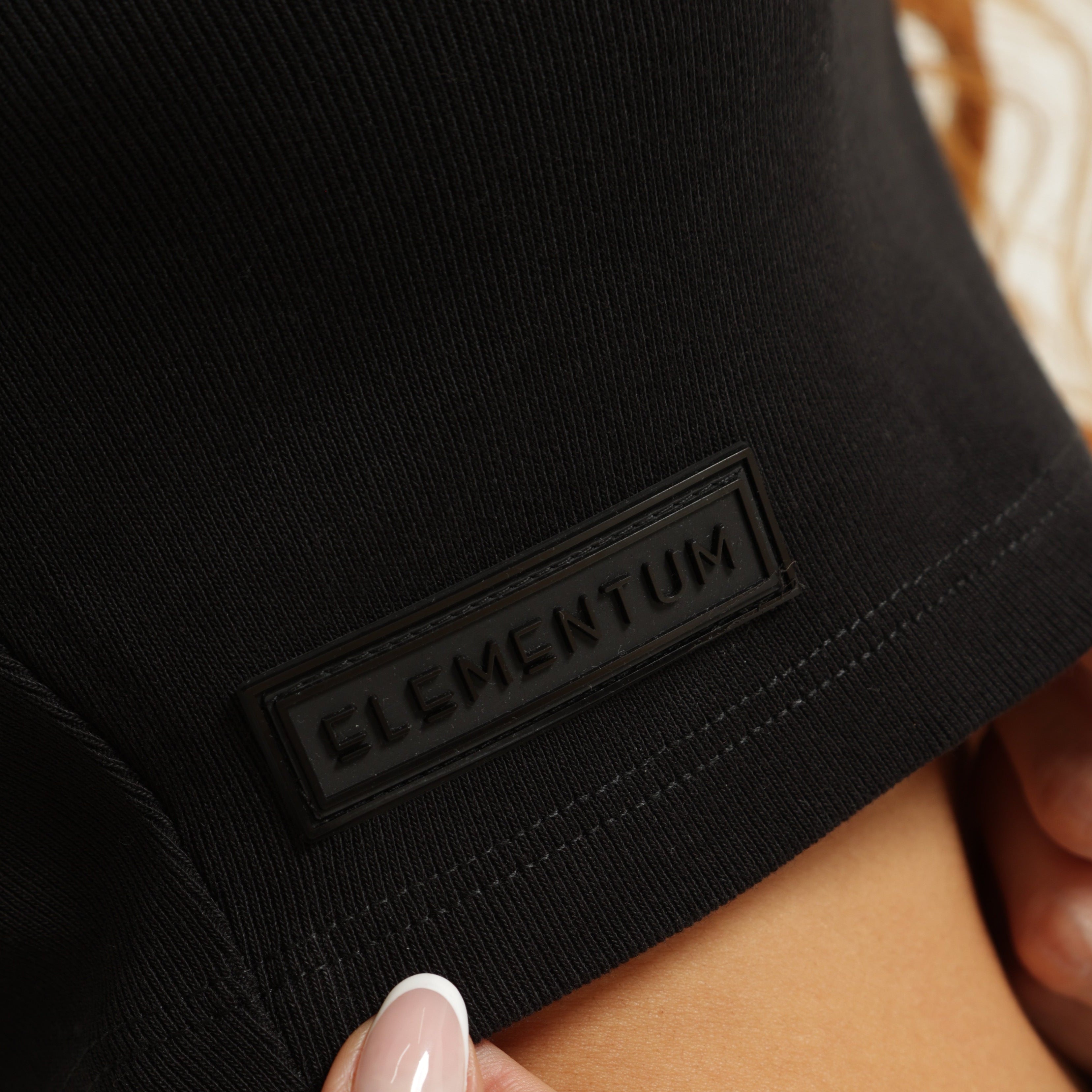 Crop top "Elementum" - Negro